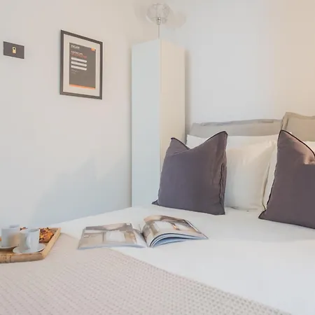 Pretty In Old Town By Rent *