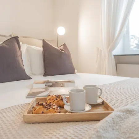 Pretty In Old Town By Rent Carate Urio