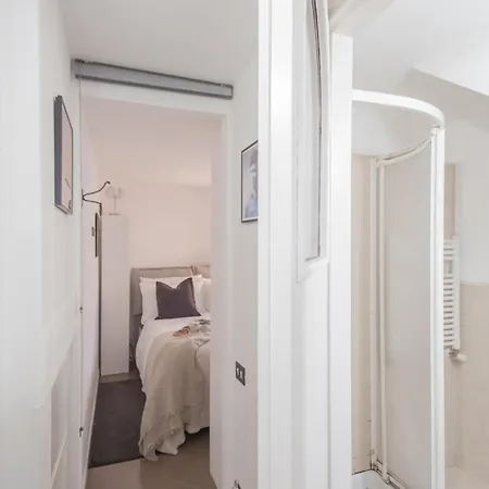 Апартаменты Pretty In Old Town By Rent *