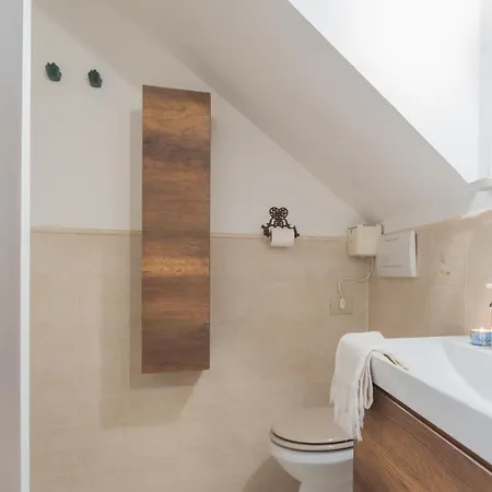 Pretty In Old Town By Rent