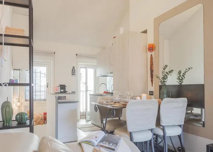 Pretty In Old Town By Rent Appartement Carate Urio