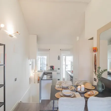 Pretty In Old Town By Rent