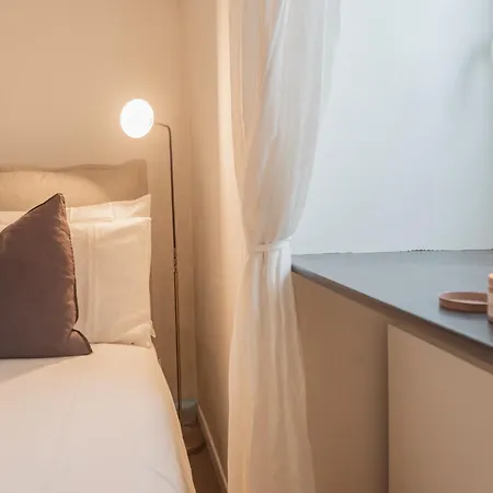 Pretty In Old Town By Rent Carate Urio