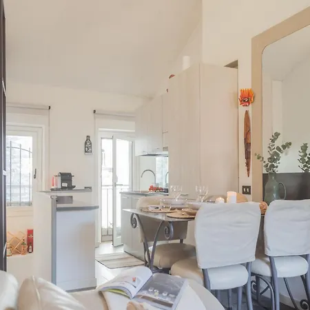 Pretty In Old Town By Rent Apartment Carate Urio