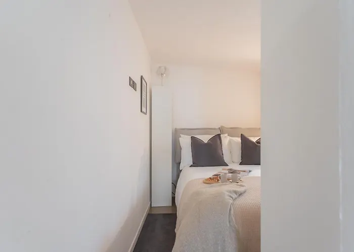 Daire Pretty In Old Town By Rent Carate Urio