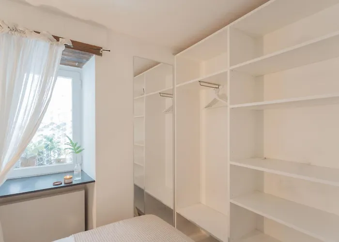 Pretty In Old Town By Rent Carate Urio