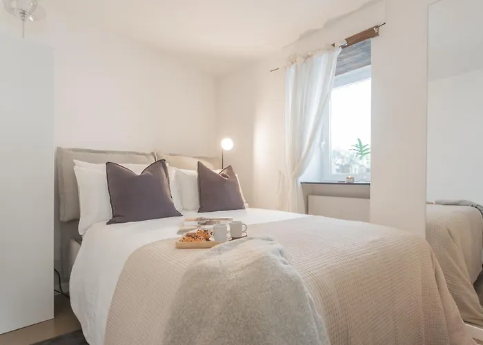 Pretty In Old Town By Rent * Carate Urio