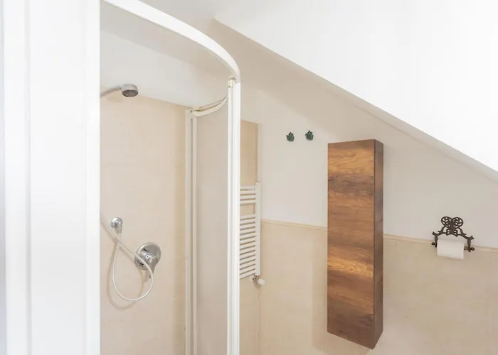 Pretty In Old Town By Rent * Carate Urio