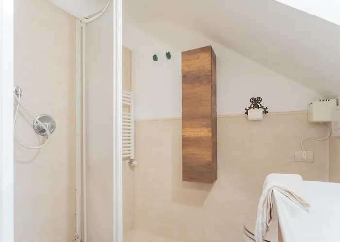 Daire Pretty In Old Town By Rent Carate Urio