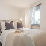 Pretty In Old Town By Rent * Carate Urio