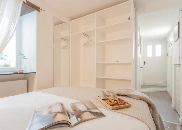 Pretty In Old Town By Rent