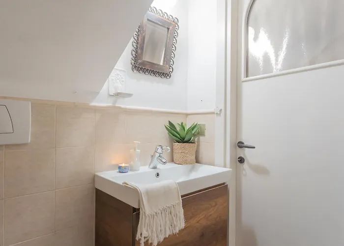 Pretty In Old Town By Rent * Carate Urio